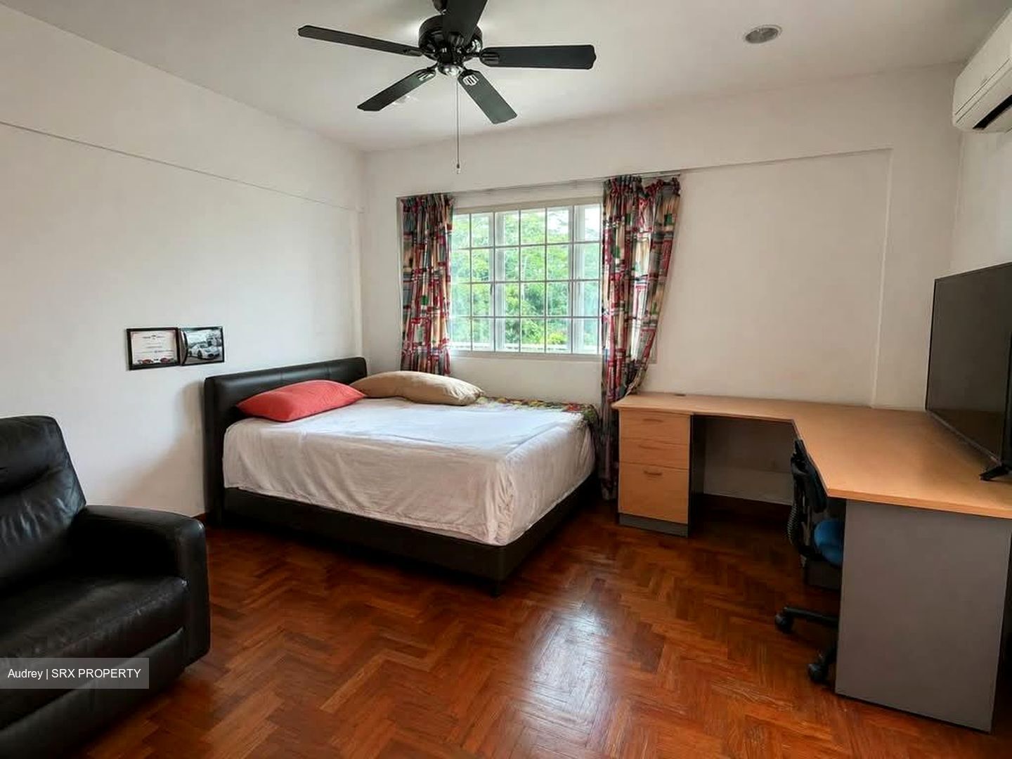 Springside Avenue (D26), Terrace #554421841